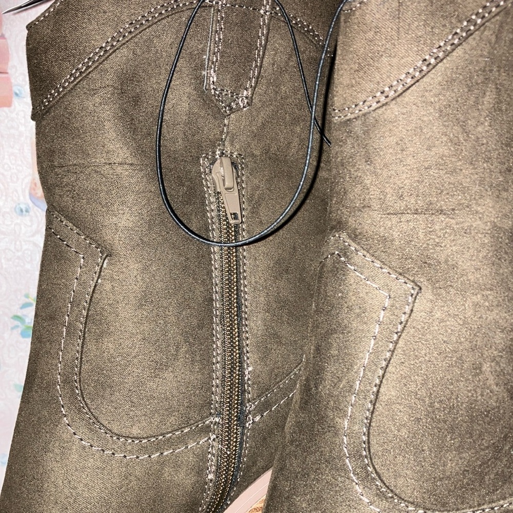 Forever 21 Heeled Boots with Modern Western Style - Picture 2 of 9